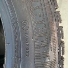 無料❗️4本❗️175/65R14 ピレリ　スタッドレスタイヤの画像