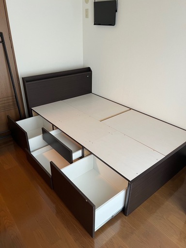 【取引決定済】ニトリ　セミダブル　ベッドフレーム