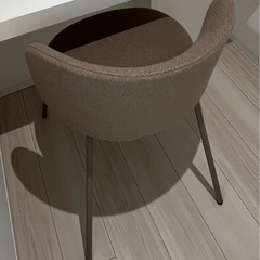 ★ほぼ未使用★ ソファ、テーブル、チェア、照明等の6点セット！の画像