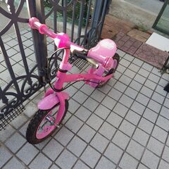 子供用キック自転車の画像