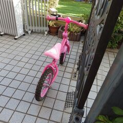 子供用キック自転車の画像