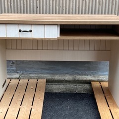 カントリー調デスクの画像