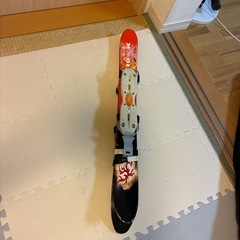 ショートスキーの板の画像