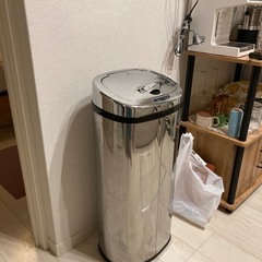 ごみ箱 自動開閉の画像