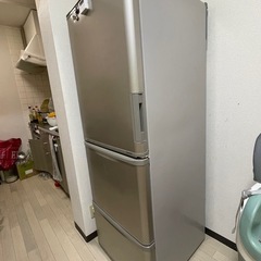 シャープ冷蔵庫の画像
