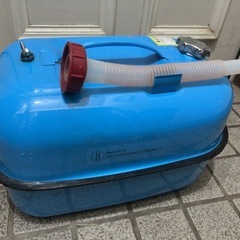 20ℓ ガソリン 携行缶 キャンプ アウトドア 車 ツーリングの画像