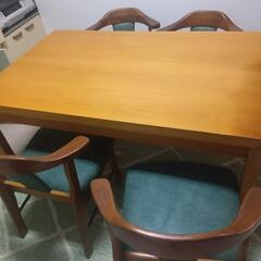 ４人用ダイニングテーブルセットの画像