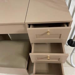 美品ドレッサーの画像