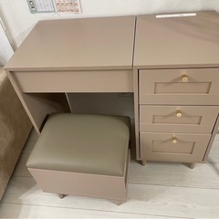 美品ドレッサーの画像