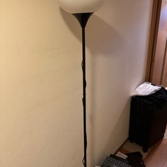 IKEAスタンド照明の画像