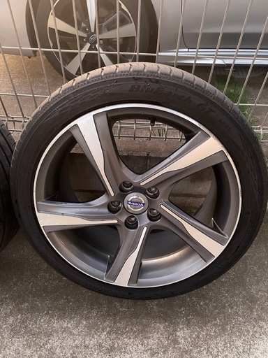 【値下げ】【中古】ボルボ　V60純正１８インチ
  Rデザイン 8J+55 タイヤ4本　セット　 235/40R18　　S60 S80  V70
