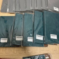 フリマを開催いたします！！1点につき100円‼️ 新品、未使用‼️ 値段交渉オッケー‼️タブレットケース！！の画像
