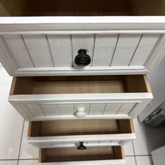 【直接引き取り限定】B-COMPANY アンティーク調 4段チェストの画像