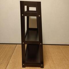 ニトリ　ダークブラウンのラダーシェルフ　棚の画像