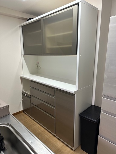 食器棚　8/30まで！！