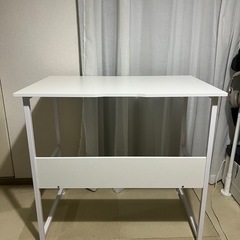 白デスクの画像