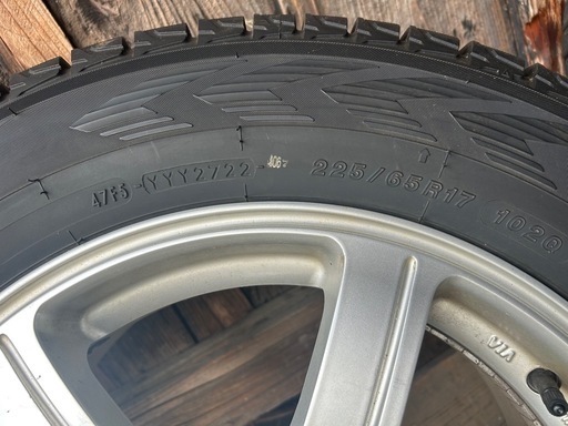 ※決まりました　
225/65R17 　ホイール付きスタッドレスタイヤ