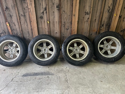 ※決まりました　
225/65R17 　ホイール付きスタッドレスタイヤ