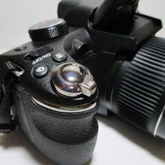 広角24mm～望遠576mmの光学式24倍ズームレンズ搭載！ハイビジョン画質での撮影も可能で、細部まで美しく描写の画像