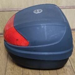GIVI バイク　トップケース　リアボックス　箱　ベース付きの画像