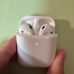 [中古]Apple Airpods 2本体ペア、充電ケースの画像