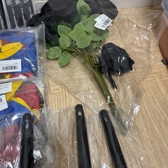フリマを開催いたします！！1点につ100円‼️ 色々‼️ 値段交渉オッケー‼️の画像
