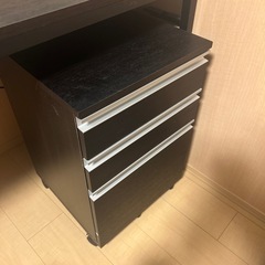 デスクと収納の画像