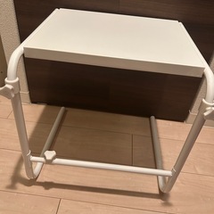 レンジ上伸縮ラックホワイトキッチン周り用品の画像