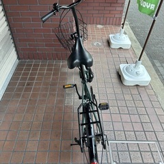 ★美品★20インチ　外装6段変速　LEDオートライト　バスケット　リアキャリア付き折り畳み自転車　カーキ色の画像