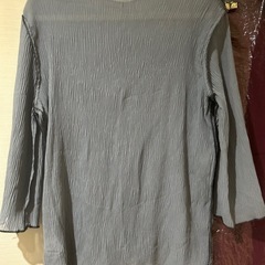 新品⭐︎くすみブルーのデザインカットソーの画像