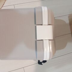 captain stag クーラーボックス3.5kの画像