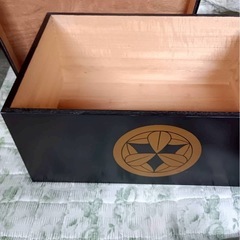家紋 衣装ケースの画像