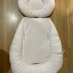 COMBI コンビ 電動ハイローチェア チャイルドシートクッション付きの画像