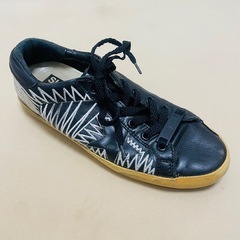 【美品】GOLDEN GOOSE 黒 レザースニーカーの画像