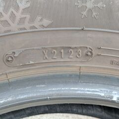 美品２０２３年製ダンロップ冬タイヤ工賃込み１８５／６５Ｒ１５　４本セットの画像
