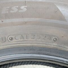 美品２０２４年製ブリヂストン冬タイヤ工賃込み１７５／６５Ｒ１５　４本セットの画像