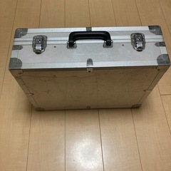 ジェラルミンケースの画像
