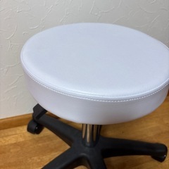 新品未使用キャスター付きスツール　 の画像