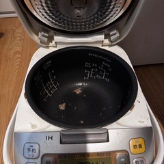 炊飯器の画像