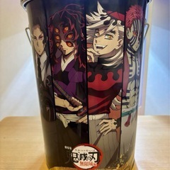 鬼滅の刃 お菓子缶 の画像