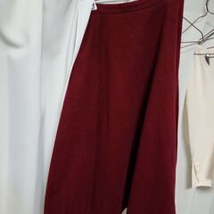 ワインレッド　ロングフレアスカートの画像