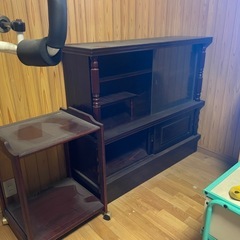 洗濯機、タンス、棚の画像