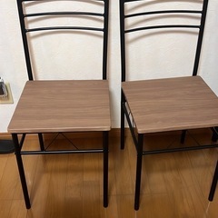 ダイニングテーブルの画像