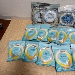 フリマ開催いたします‼️ 1点につき100円‼️夏終わっちゃいますが来年使えると思います‼️の画像