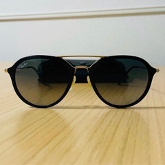 【美品】Ray-Ban(レイバン) パイロットシェイプモデル　専用ケース付属の画像