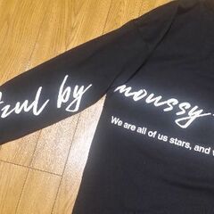 AZULbymoussy、ロンTサイズMの画像