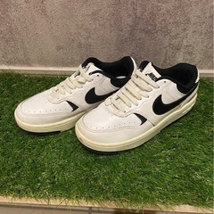 NIKE ガンマ 22.5cmの画像