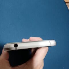 美品　シムフリー　SIMフリーAQUOS　SENSE3 basic　2019年製　の画像