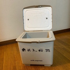 森永牛乳 宅配BOX 保冷 クーラーボックス 牛乳箱 の画像