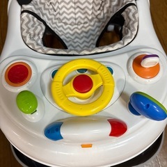 赤ちゃん　歩行器　の画像